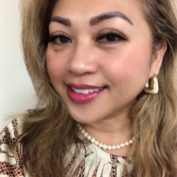 U-Shaped Hoop Earrings (gray) - Picture 7 of 8